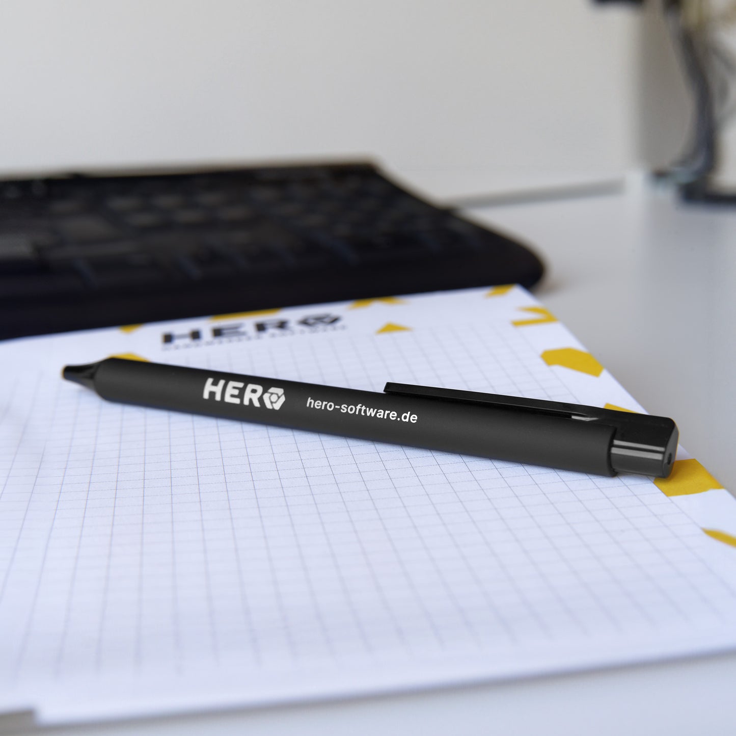 Bild: Der Hero Kugelschreiber in schwarz