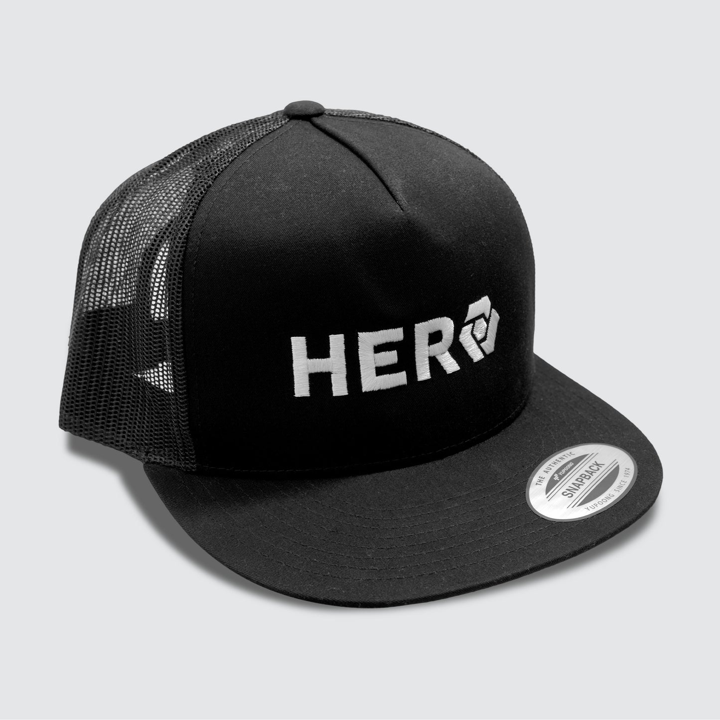 Bild: Die Hero Trucker Cap in schwarz